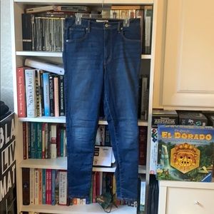 Levis Mile High Super Skinny Jeans